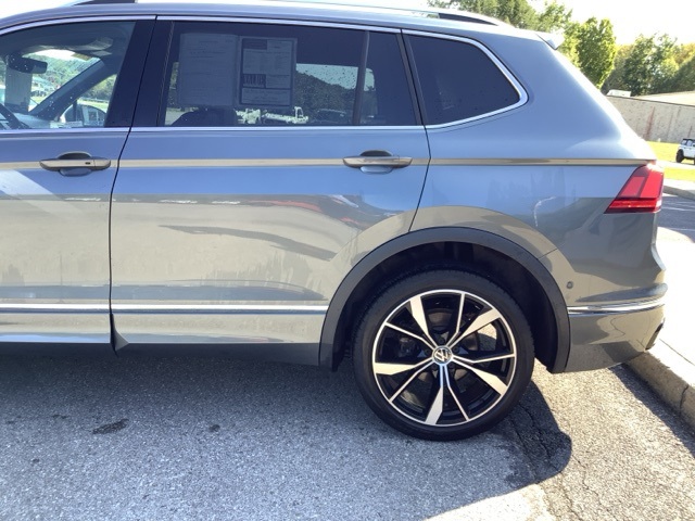 2022 Volkswagen Tiguan SEL R-Line Black photo 7