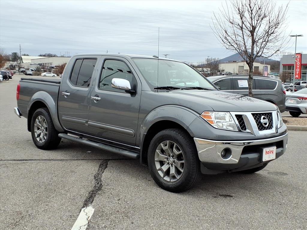 2017 Nissan Frontier SL's photo