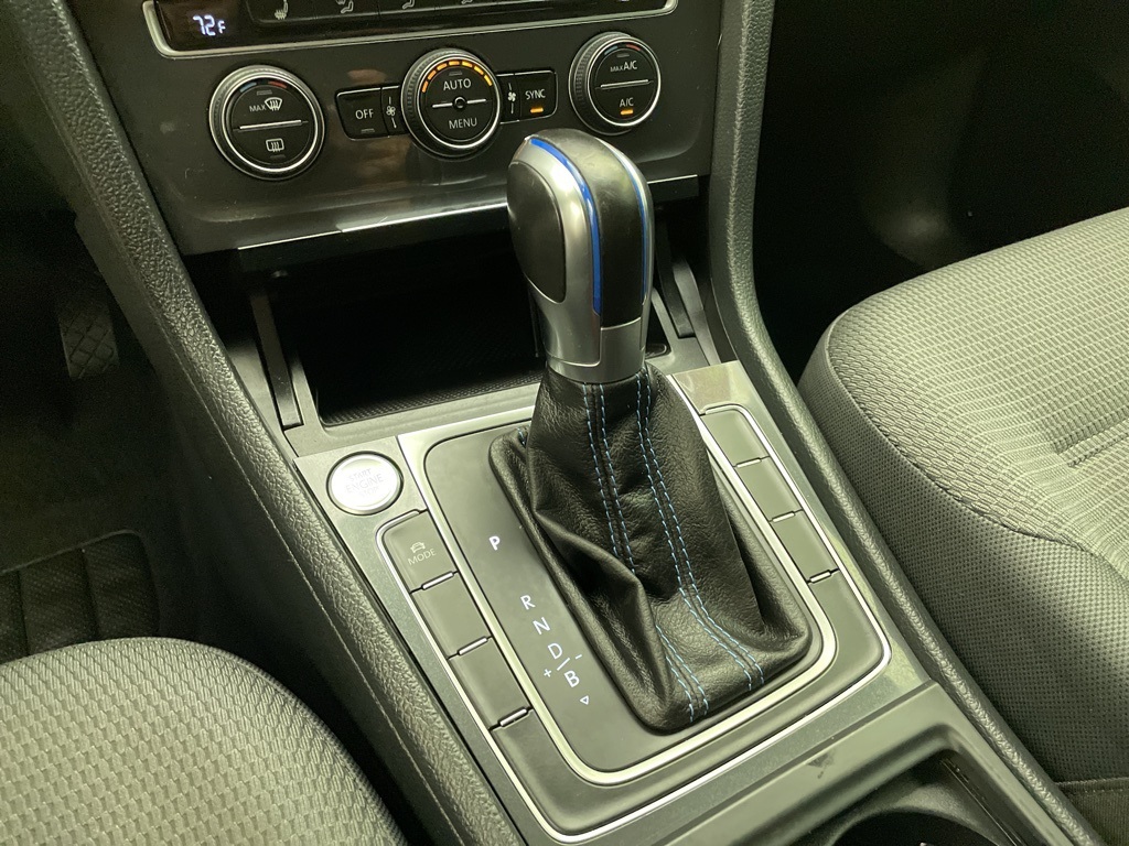 2019 Volkswagen e-Golf SE photo 12