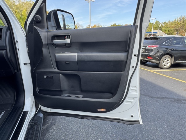 2022 Toyota Sequoia photo 20