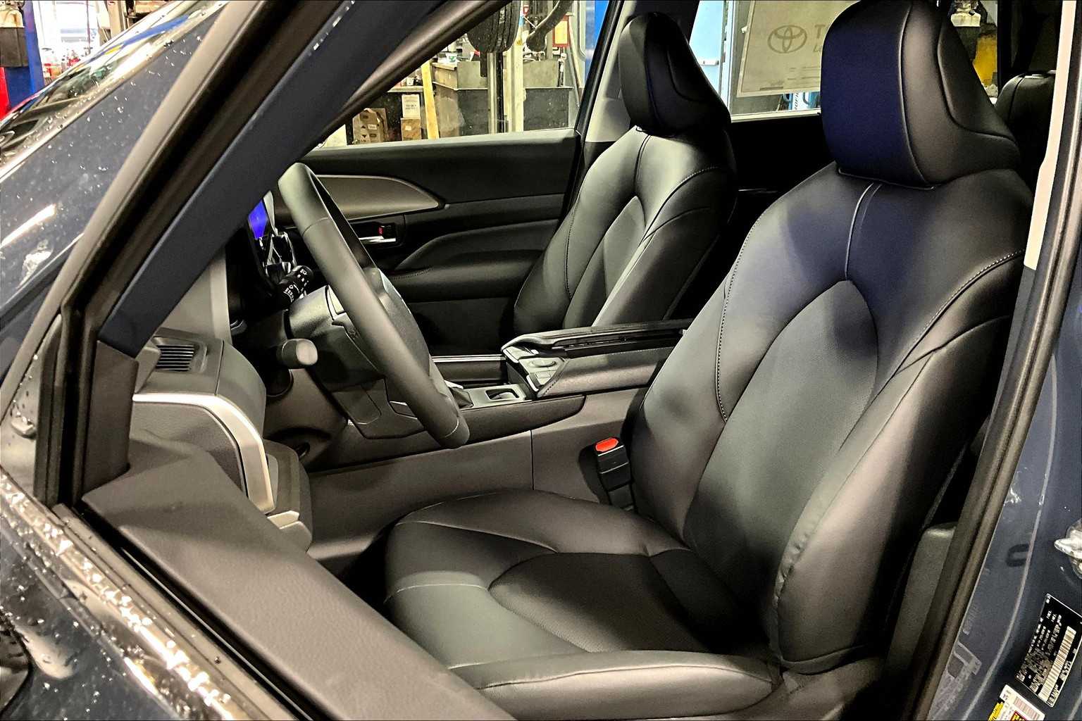 2025 Toyota Grand Highlander XLE photo 8