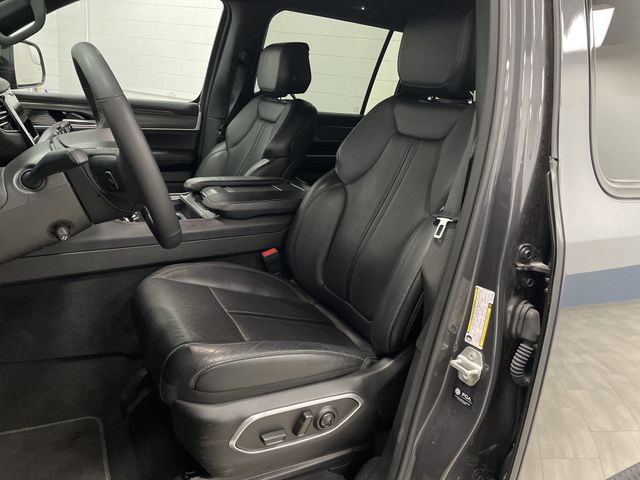 Certified Used 2024 Baltic Gray Metallic Clearcoat Jeep Series II image 4