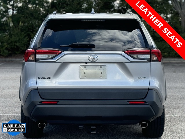 2020 Toyota RAV4 XLE Premium photo 4