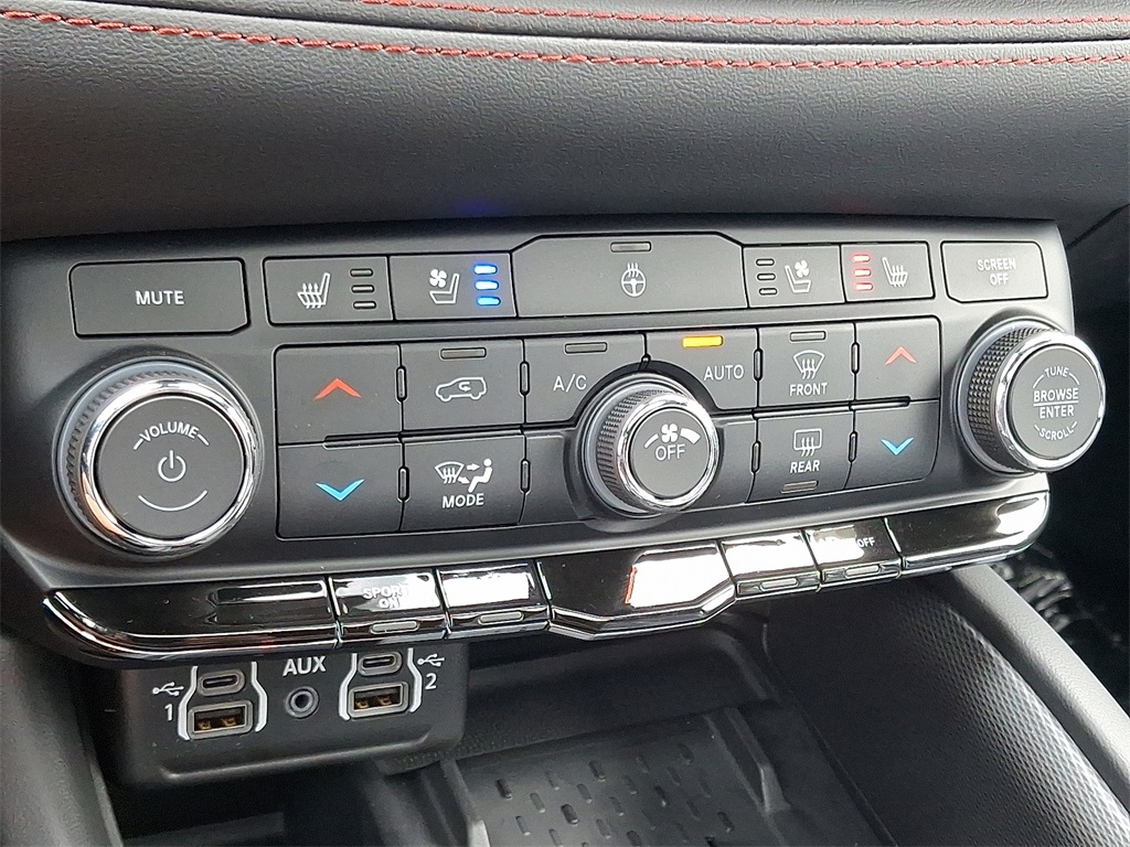 2025 Dodge Durango R/T Plus photo 10