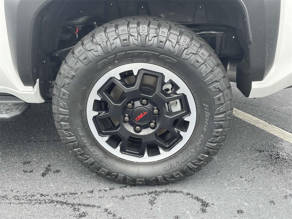 2025 Toyota 4Runner TRD Off-Road photo 8