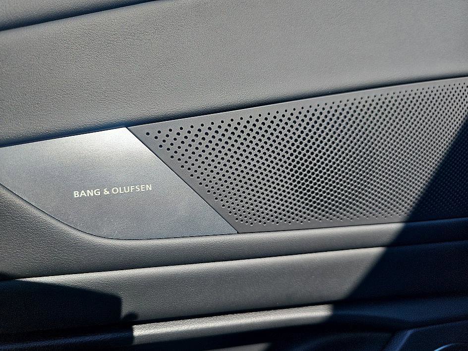 2025 Genesis G80 2.5T Advanced photo 13