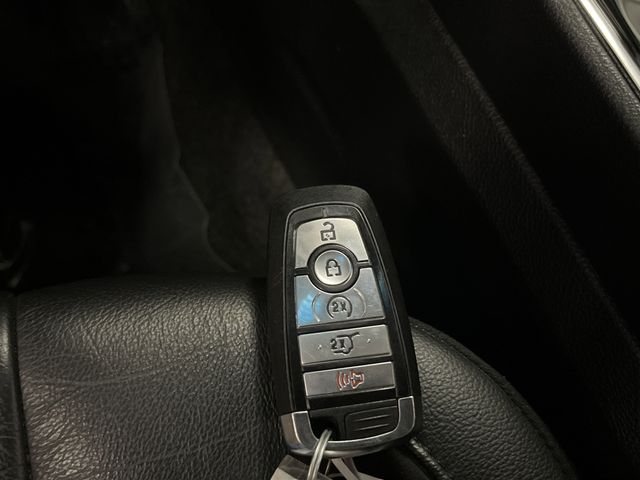 2020 Ford Edge Titanium photo 27