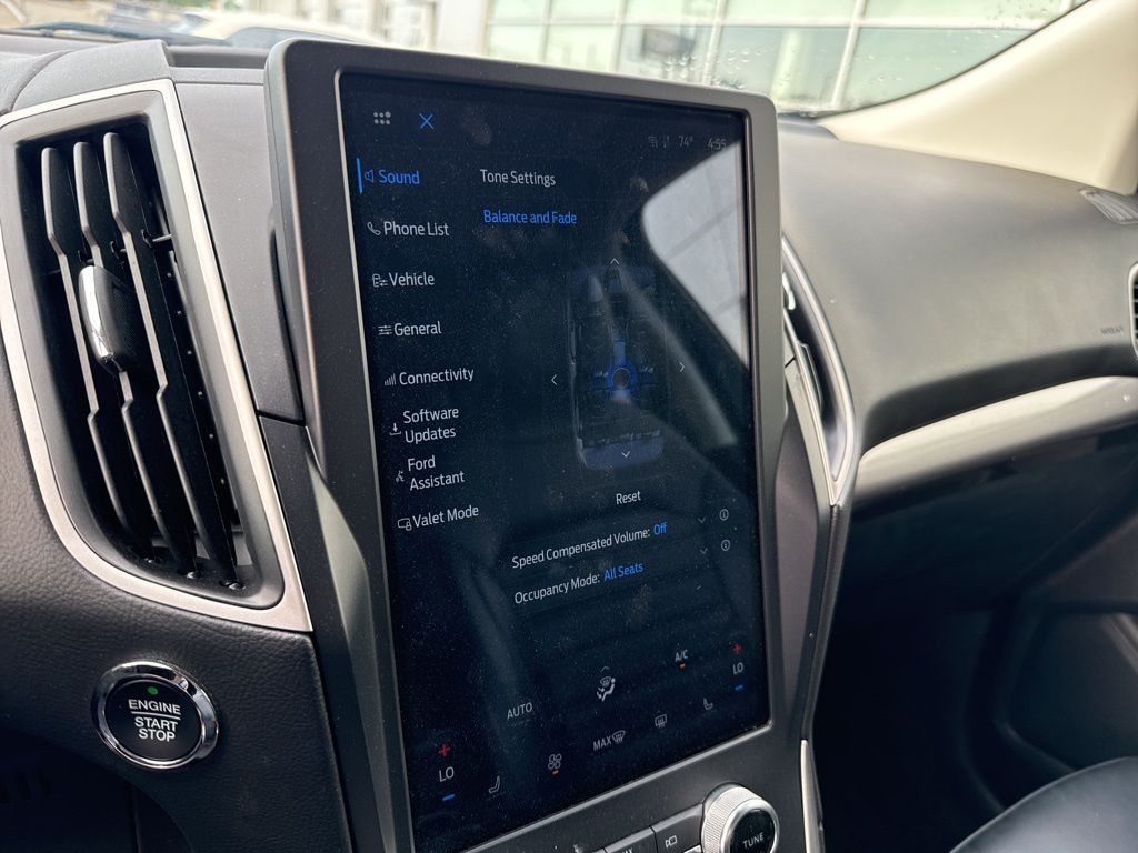 2024 Ford Edge SEL photo 25
