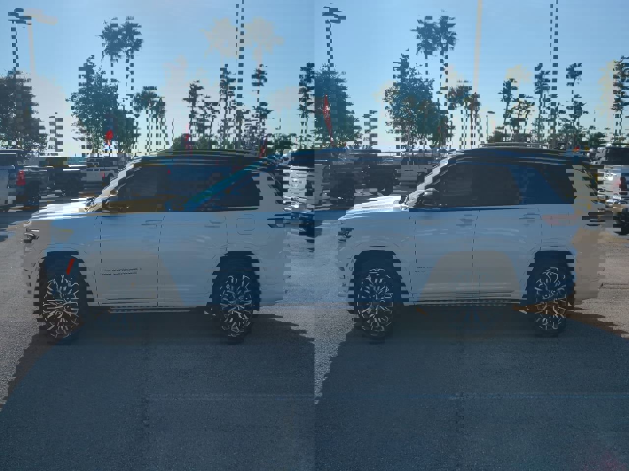 2022 Jeep Grand Cherokee L Summit Reserve photo 7