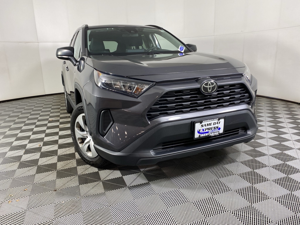 2021 Toyota RAV4 LE photo 16