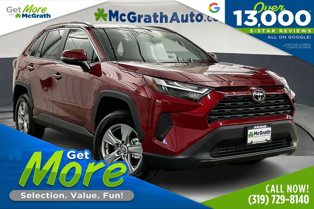 2025 Toyota RAV4 XLE's photo