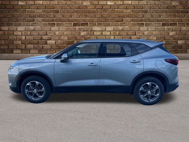 2025 Chevrolet Blazer 2LT photo 2