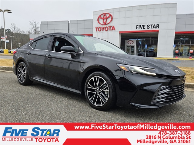 2025 Toyota Camry XLE's photo