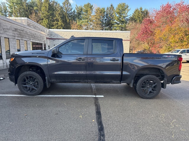 2022 Chevrolet Silverado 1500 Custom photo 2