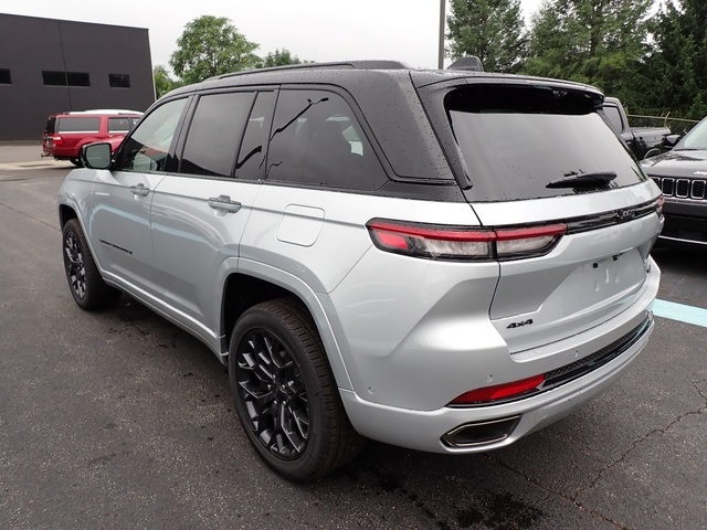 2025 Jeep Grand Cherokee Summit Reserve photo 2