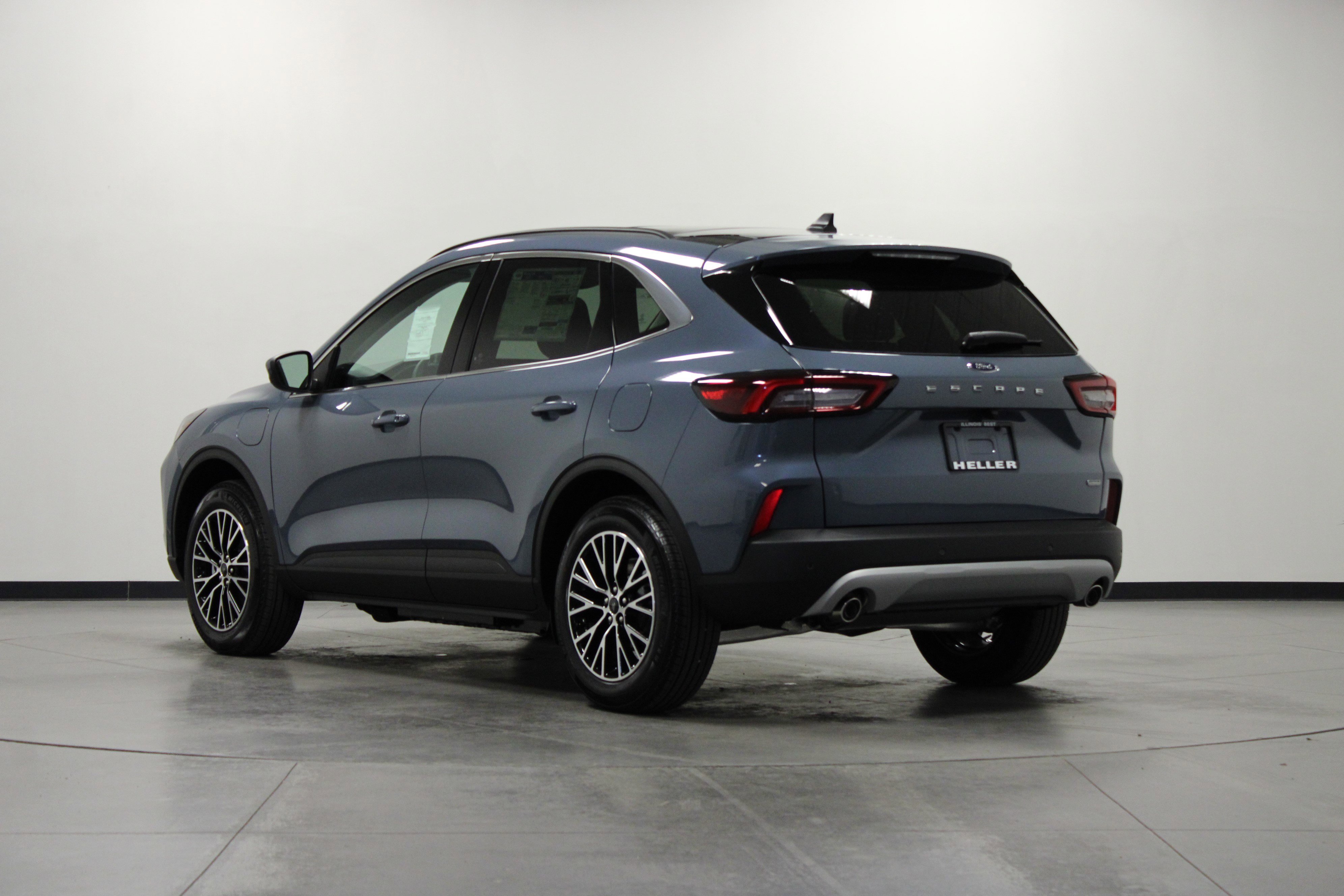 2025 Ford Escape photo 4