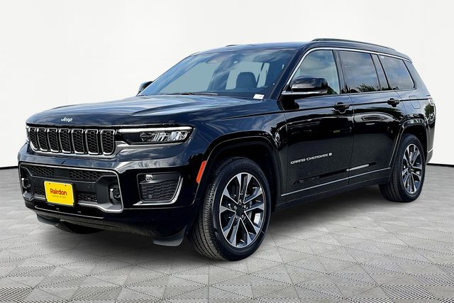 2025 Jeep Grand Cherokee Overland photo 2