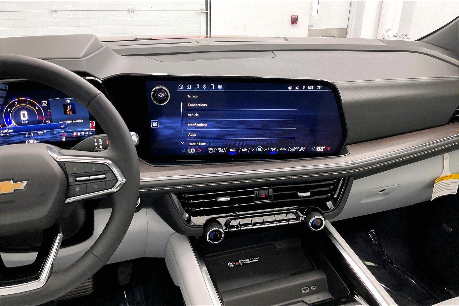2025 Chevrolet Tahoe Premier photo 4