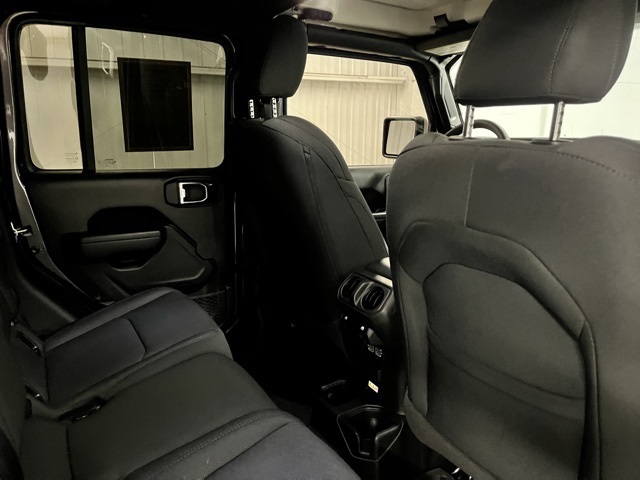 2023 Jeep Gladiator Willys photo 18