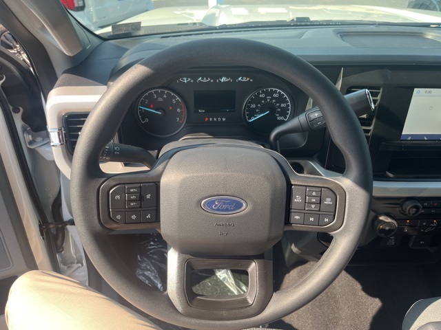 2025 Ford F-350 photo 13
