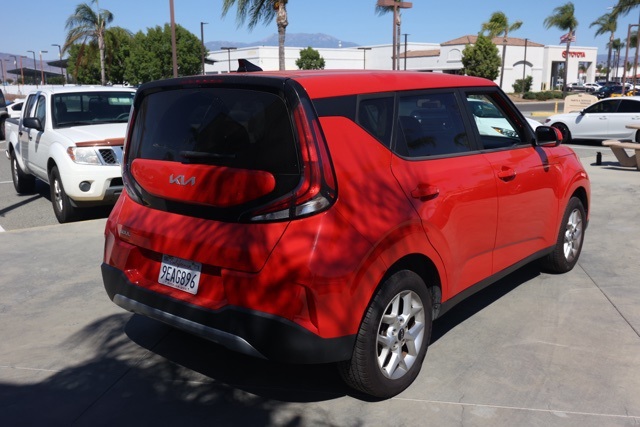 2023 Kia Soul LX photo 3
