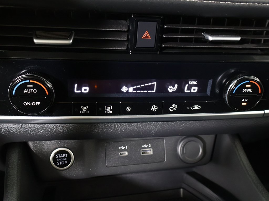 2022 Nissan Rogue SV photo 38