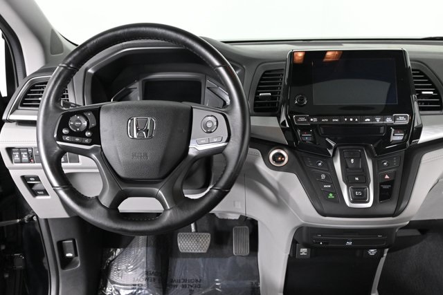 2019 Honda Odyssey Touring photo 3