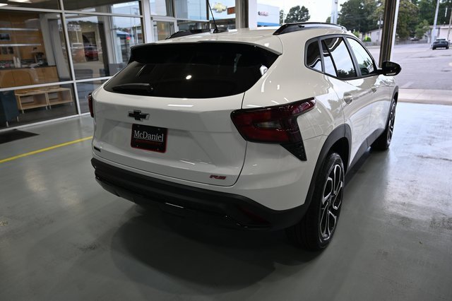2025 Chevrolet Trax photo 4