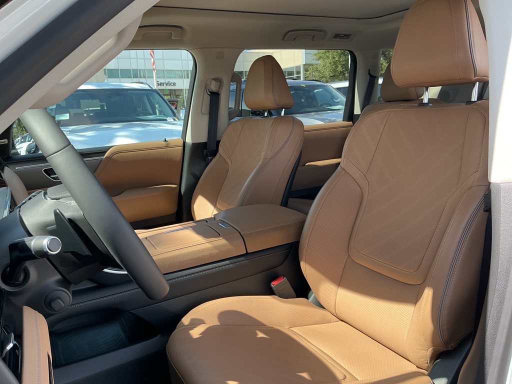 2026 Infiniti QX80 Luxe photo 18