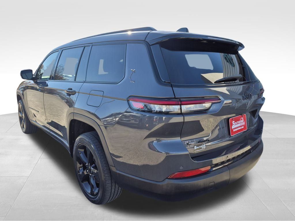 2022 Jeep Grand Cherokee Altitude photo 4