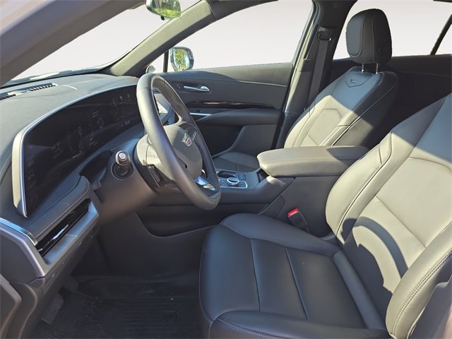 2024 Cadillac XT4 Luxury photo 9