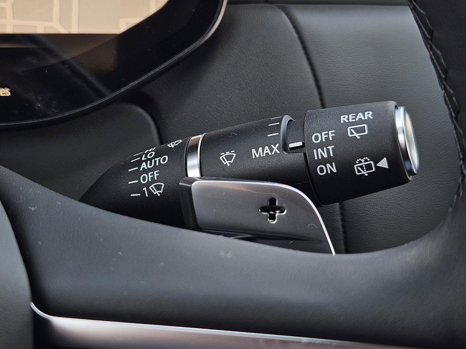 2025 Land Rover Range Rover SE photo 36