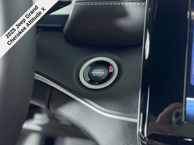 2025 Jeep Grand Cherokee Altitude X photo 24