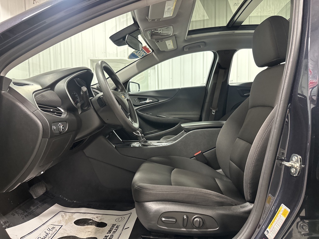 2023 Chevrolet Malibu 1LT photo 12