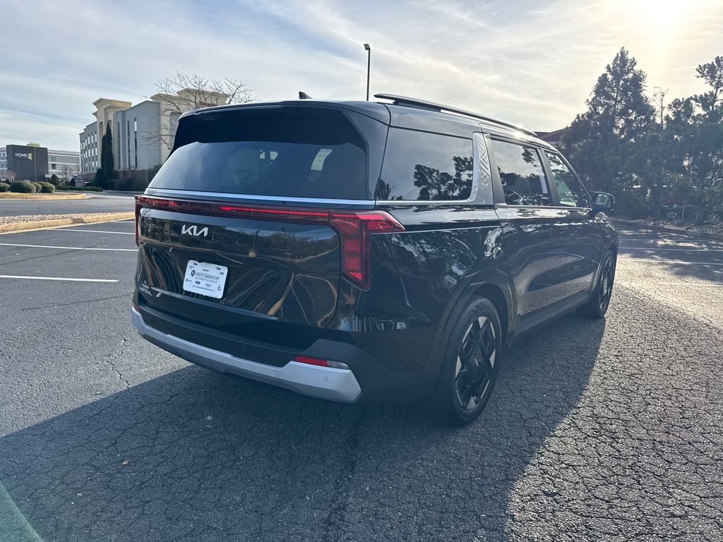 2025 Kia Carnival EX photo 3