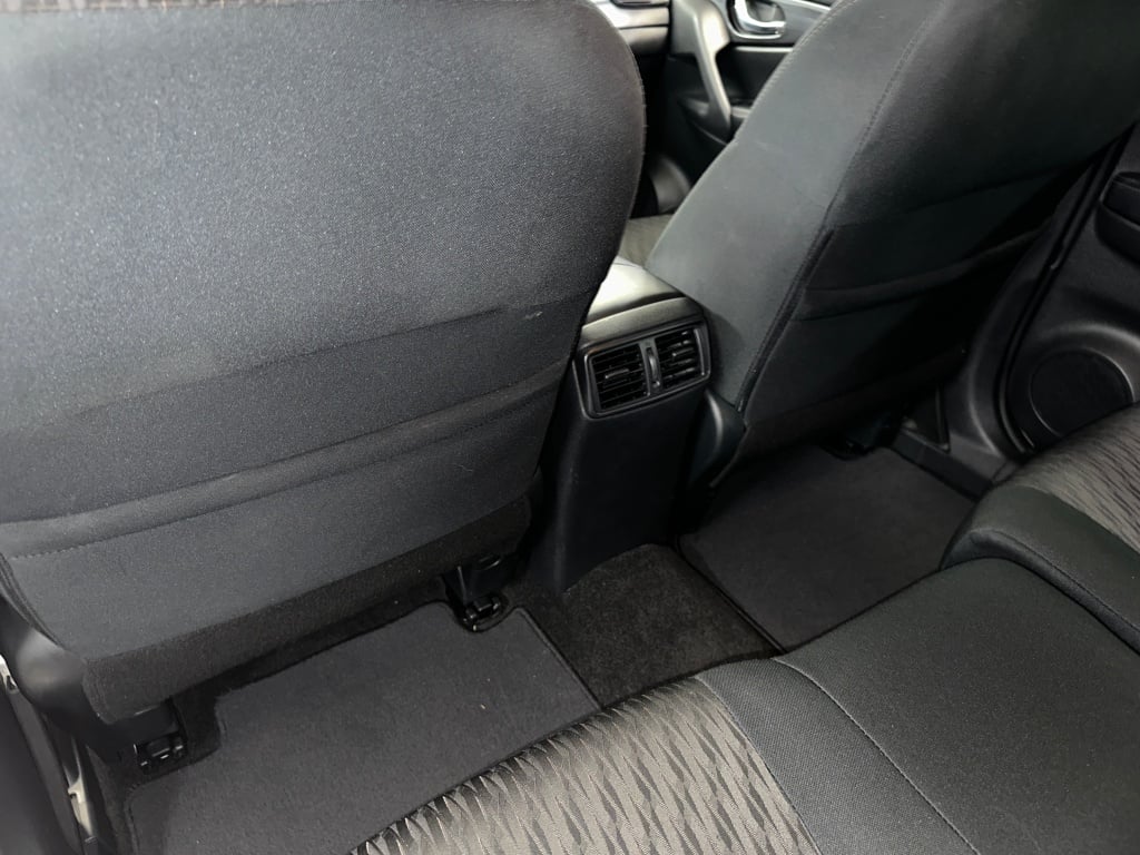 2018 Nissan Rogue SV photo 15