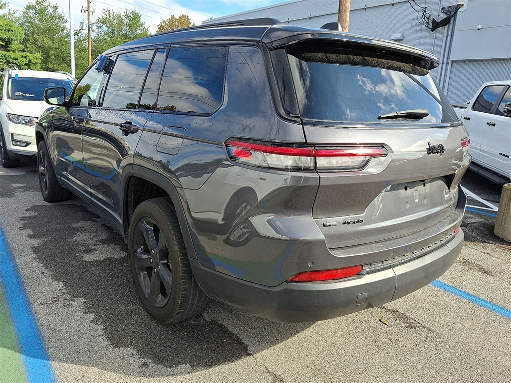 2022 Jeep Grand Cherokee Altitude photo 2