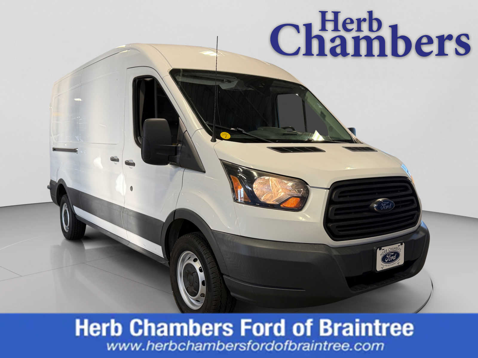 2016 Ford Transit Base's photo