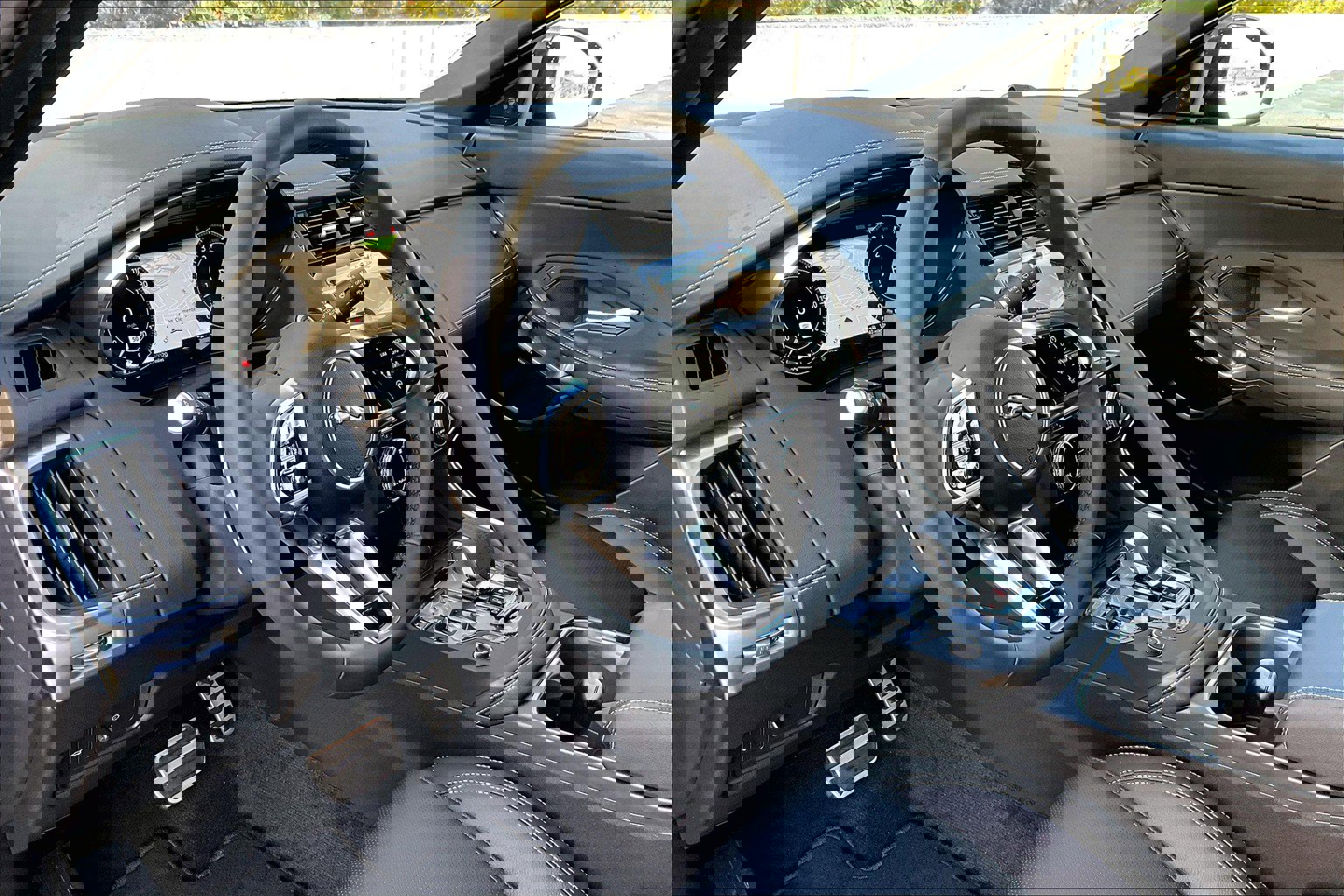 2024 Jaguar E-PACE P250 R-Dynamic SE photo 4