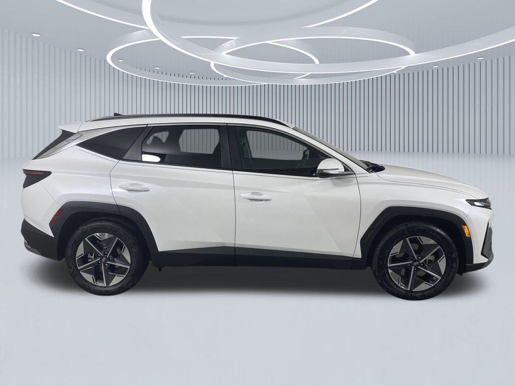 2025 Hyundai Tucson SEL Convenience photo 2