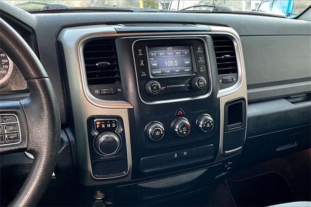 2015 Ram 1500 SLT photo 9