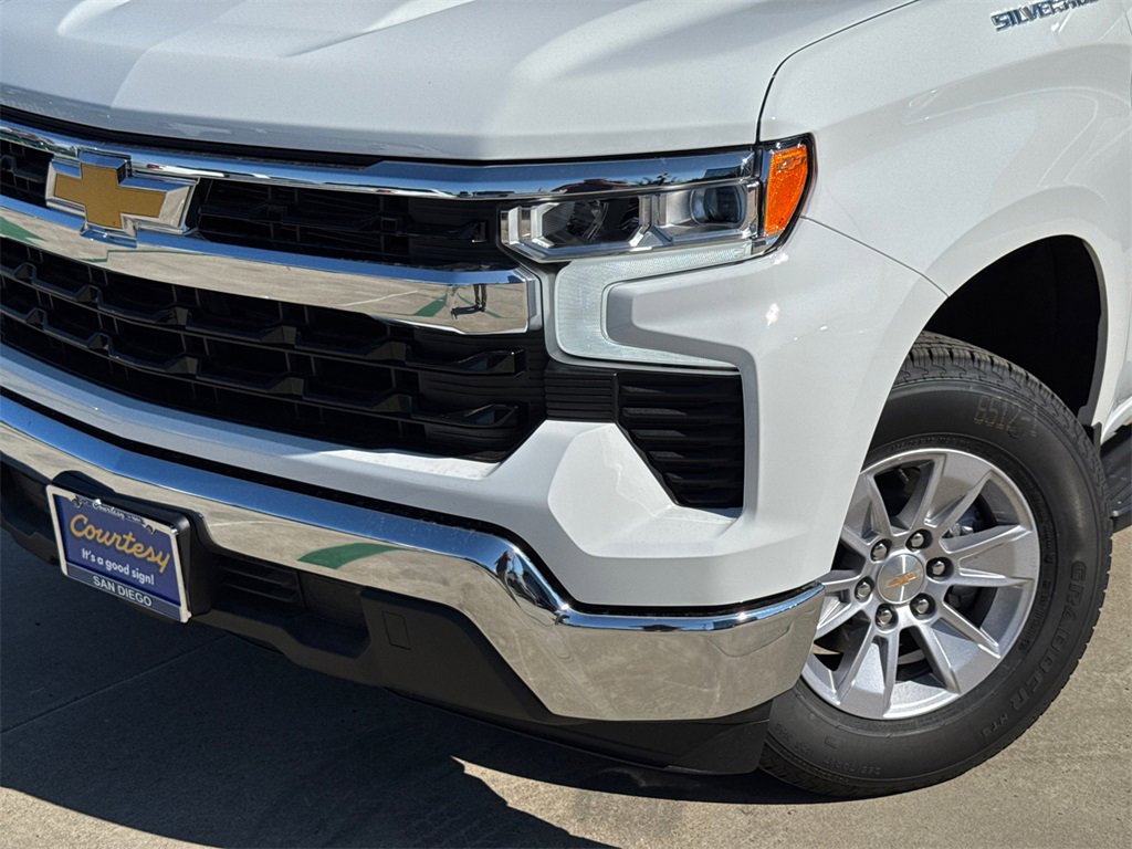 2026 Chevrolet Silverado 1500 LT photo 2