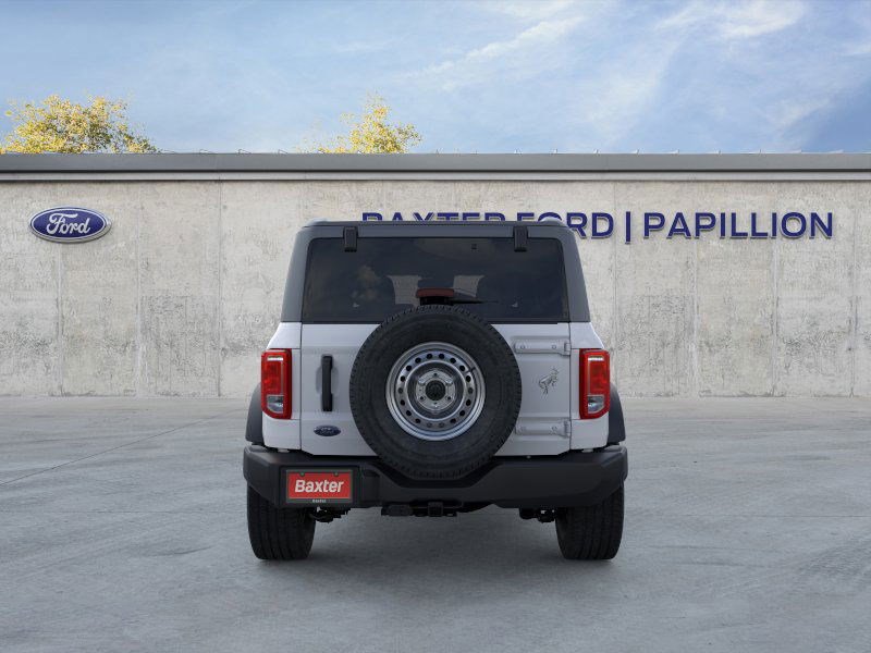 2025 Ford Bronco Base photo 14
