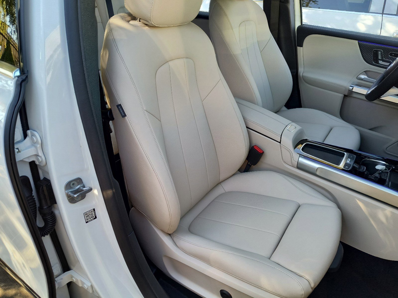 2025 Mercedes Benz GLB 250 photo 11