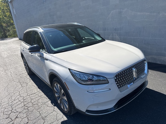 2022 Lincoln Corsair Reserve photo 3