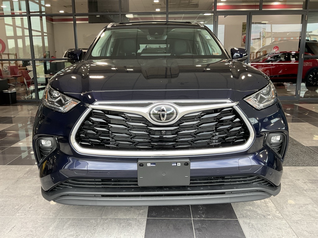 Certified 2025 Toyota Highlander Limited with VIN 5TDKDRBH1SS587605 for sale in Kansas City