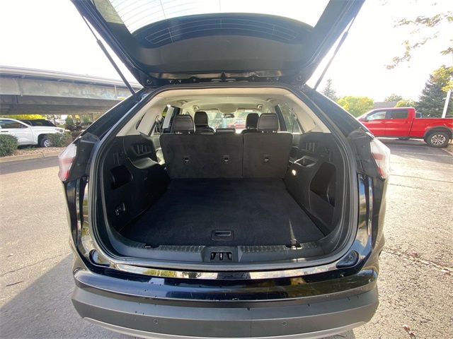 2022 Ford Edge SEL photo 12