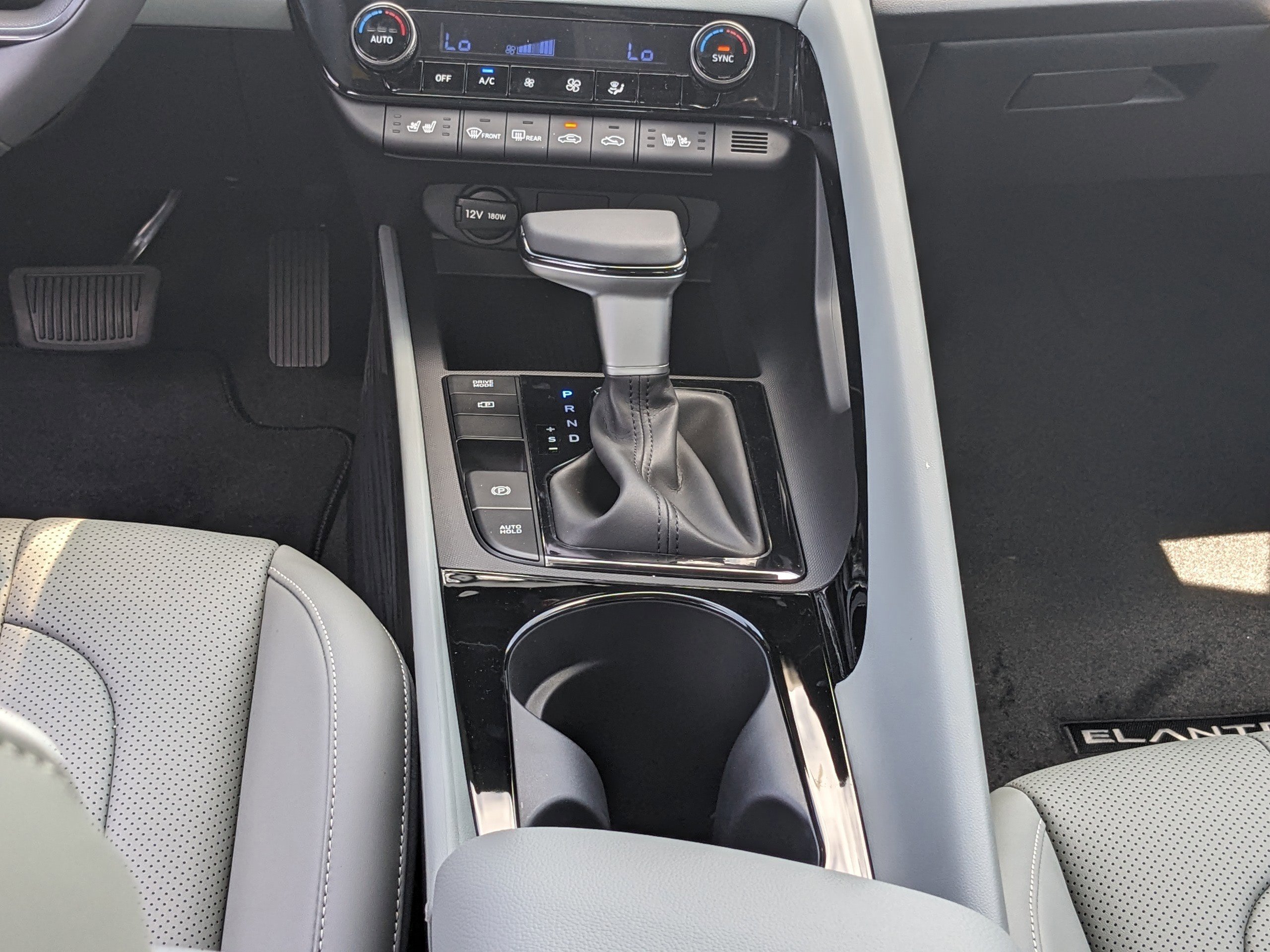 2025 Hyundai Elantra Hybrid Limited photo 16