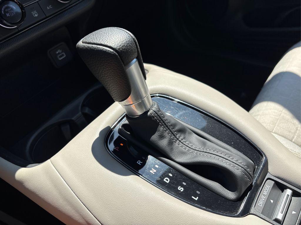 2025 Honda HR-V LX photo 26