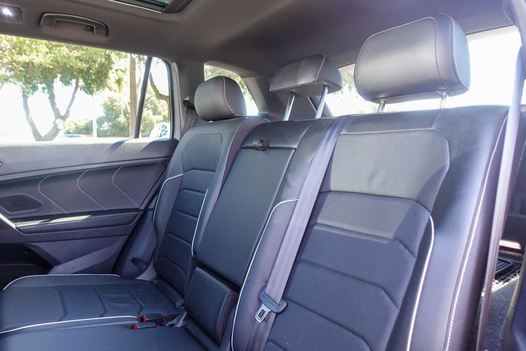 2022 Volkswagen Tiguan SEL Premium R-Line photo 28